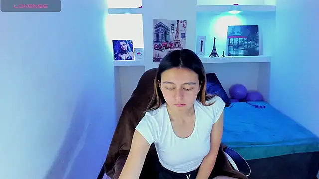 lala clark online show from October 10, 2025, 4:13 am