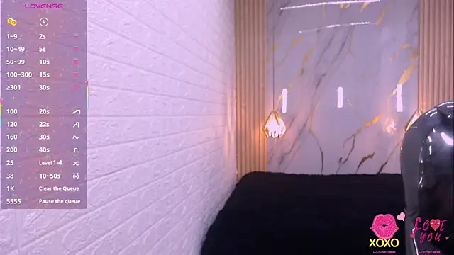 kat 96  online show from November 18, 2025, 7:39 pm