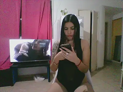 KarenG2025 online show from November 7, 2025, 1:54 am