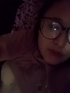 elmordelon14 online show from April 8, 2026, 7:48 pm