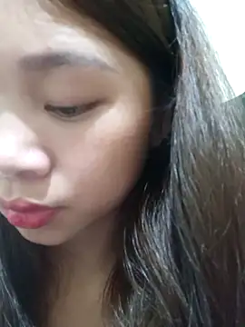 Mayy1 online show from October 5, 2025, 1:35 pm