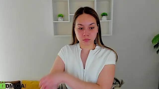 Snapshot of Al1ice_Moures chatting on October 13, 2025, 9:33 am Al1ice Moures online show from October 13, 2025, 9:33 am