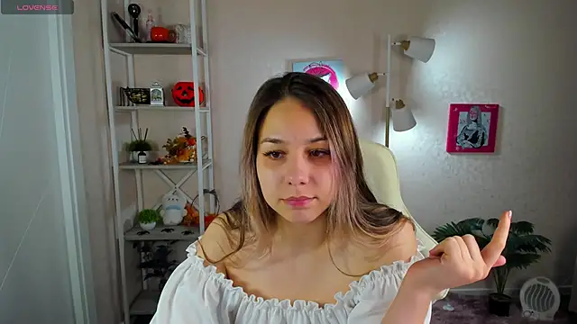 Al1ice Moures online show from November 22, 2025, 12:43 am