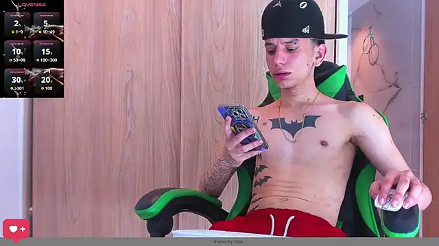 Snapshot of Skinny_batman chatting on September 29, 2025, 3:39 pm Skinny batman online show from September 29, 2025, 3:39 pm