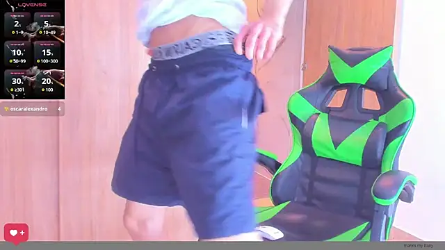 Snapshot of Skinny_batman chatting on October 6, 2025, 4:46 am Skinny batman online show from October 6, 2025, 4:46 am