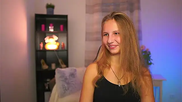 Snapshot of emmie_murray chatting on November 14, 2025, 2:21 pm emmie murray online show from November 14, 2025, 2:21 pm