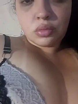 vitoriaavilasilva online show from October 9, 2025, 7:25 pm