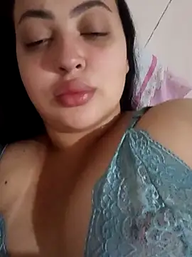 vitoriaavilasilva online show from October 10, 2025, 2:18 pm