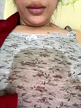 Snapshot of Laila-sexi chatting on October 16, 2025, 12:35 pm Laila-sexi online show from October 16, 2025, 12:35 pm
