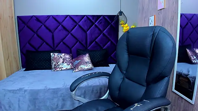 ChloeCampbell03 online show from November 16, 2025, 1:05 pm