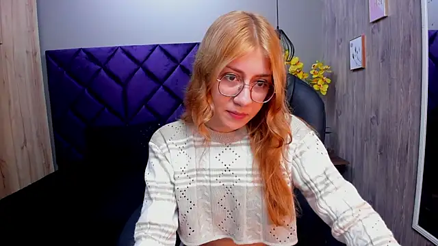 ChloeCampbell03 online show from October 21, 2025, 12:48 pm