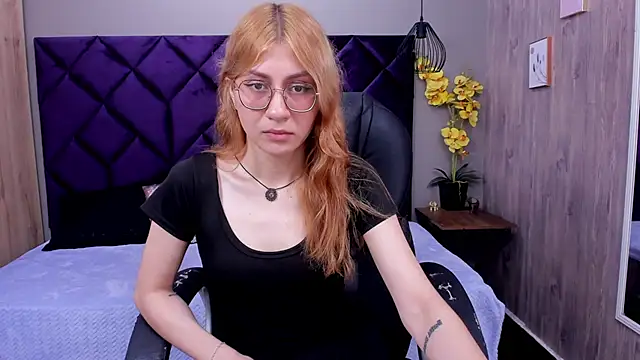 ChloeCampbell03 online show from October 30, 2025, 12:47 pm