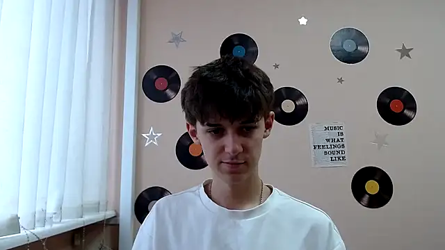 Hoot Dude  online show from October 7, 2025, 1:34 pm