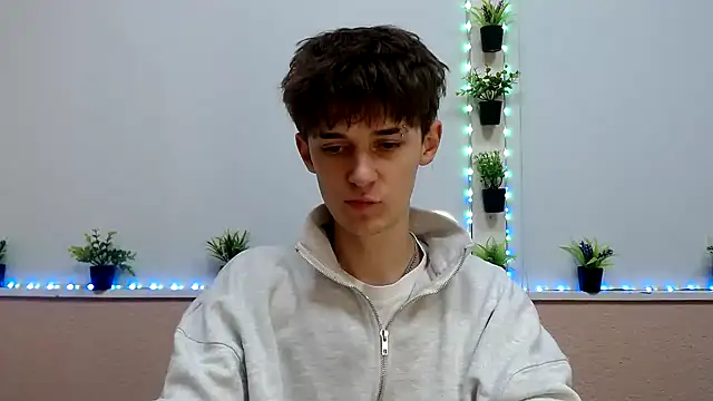 Hoot Dude  online show from November 15, 2025, 3:38 pm