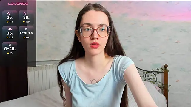 Snapshot of bellacatlovesmeat chatting on May 9, 2026, 5:27 pm bellacatlovesmeat online show from May 9, 2026, 5:27 pm