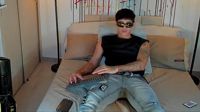 damian xxxl online show from November 3, 2025, 2:31 pm