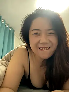 Momo-9988 online show from November 25, 2025, 4:18 pm