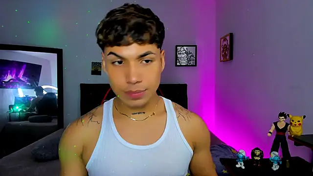 Snapshot of Adams_Collins chatting on October 1, 2025, 10:13 pm Adams Collins online show from October 1, 2025, 10:13 pm