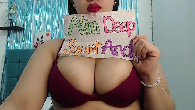 Snapshot of Emilyfire_69 chatting on July 1, 2026, 1:00 pm Emilyfire 69 online show from July 1, 2026, 1:00 pm