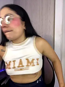 Snapshot of liladiamond_ chatting on September 27, 2025, 12:22 pm liladiamond online show from September 27, 2025, 12:22 pm