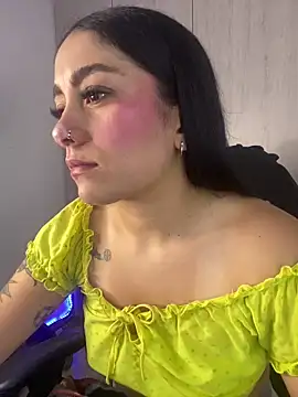 Snapshot of liladiamond_ chatting on October 8, 2025, 12:28 pm liladiamond online show from October 8, 2025, 12:28 pm