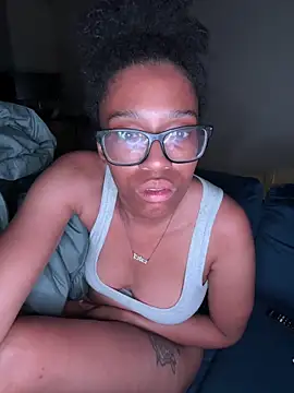 Snapshot of YeahhhitsBreezy chatting on September 30, 2025, 4:40 am YeahhhitsBreezy online show from September 30, 2025, 4:40 am