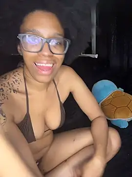Snapshot of YeahhhitsBreezy chatting on July 4, 2026, 12:28 am YeahhhitsBreezy online show from July 4, 2026, 12:28 am