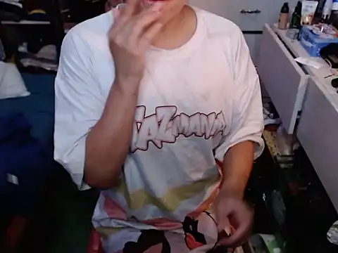 Zara-gag online show from May 13, 2026, 2:46 pm