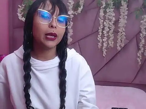 LILI CANDIES online show from October 2, 2025, 12:41 pm