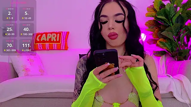 TiaBelle online show from November 21, 2025, 6:18 pm