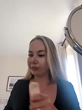 BarbieDolly x online show from September 24, 2025, 10:33 am