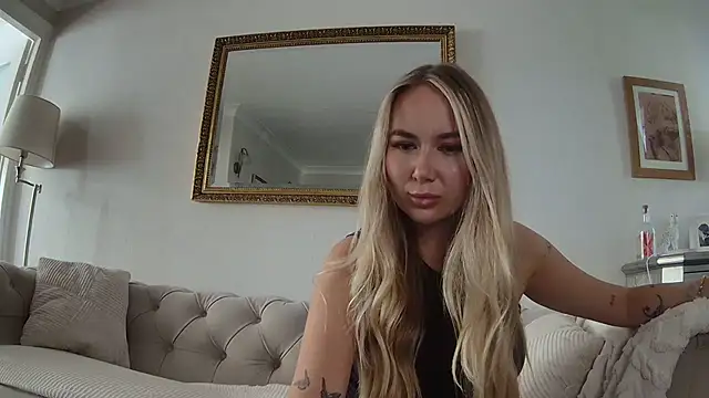 BarbieDolly x online show from September 30, 2025, 1:28 pm