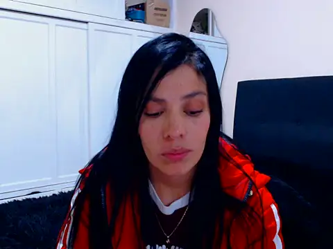 Snapshot of EmmaValmor chatting on May 29, 2026, 4:18 am EmmaValmor online show from May 29, 2026, 4:18 am