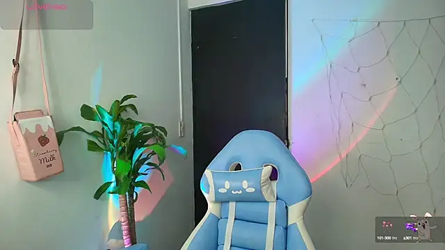 Snapshot of Hinata_21_ chatting on October 3, 2025, 1:56 pm Hinata 21 online show from October 3, 2025, 1:56 pm