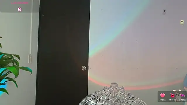 Snapshot of Hinata_21_ chatting on October 18, 2025, 5:37 pm Hinata 21 online show from October 18, 2025, 5:37 pm