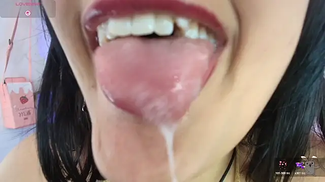 Snapshot of Hinata_21_ chatting on November 26, 2025, 8:53 pm Hinata 21 online show from November 26, 2025, 8:53 pm