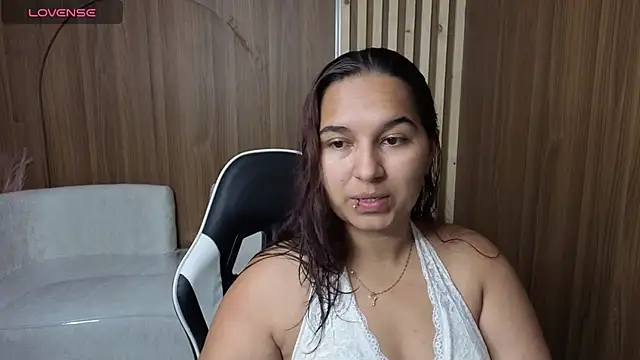 Saraah Tx online show from October 3, 2025, 2:37 am