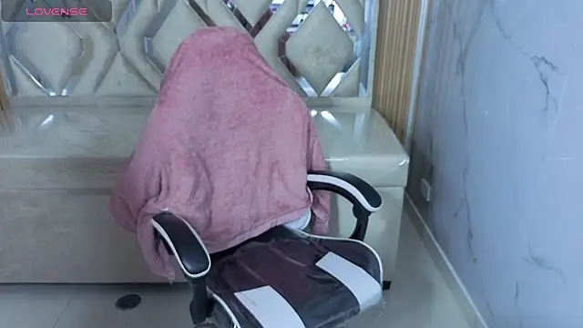 Saraah Tx online show from December 3, 2025, 3:07 am