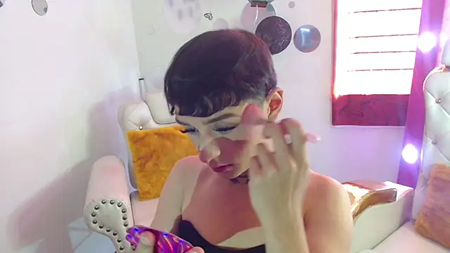 Snapshot of David_Fox01 chatting on November 6, 2025, 7:07 pm David Fox01 online show from November 6, 2025, 7:07 pm