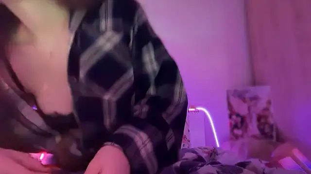 Snapshot of CandysRose chatting on October 6, 2025, 7:14 pm CandysRose online show from October 6, 2025, 7:14 pm