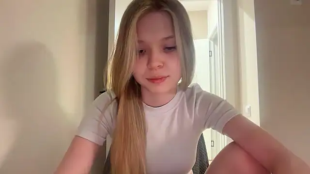 CandysRose online show from May 19, 2026, 6:37 pm