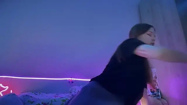 Snapshot of CandysRose chatting on October 5, 2025, 8:32 pm CandysRose online show from October 5, 2025, 8:32 pm