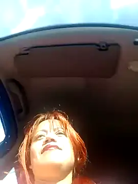 Snapshot of Tiffany-Parker_ chatting on October 1, 2025, 12:31 pm Tiffany-Parker  online show from October 1, 2025, 12:31 pm