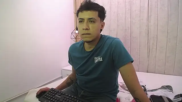 jakeyariana online show from November 4, 2025, 7:50 pm