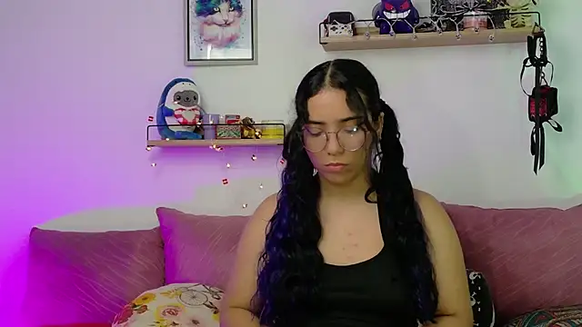 LucyDerby online show from February 10, 2026, 11:48 pm