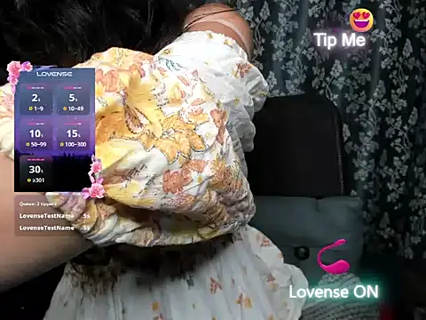 Queen-Bee143 online show from March 2, 2026, 6:04 pm