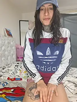 Harley Miller  online show from September 29, 2025, 12:00 pm