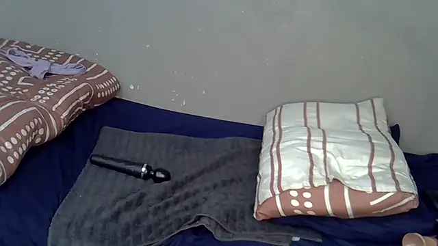 Bellabootie online show from October 19, 2025, 5:05 pm