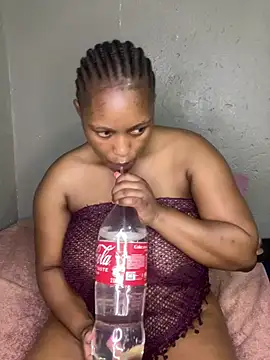 Snapshot of Bellabootie chatting on February 10, 2026, 6:40 pm Bellabootie online show from February 10, 2026, 6:40 pm