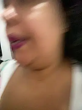 Snapshot of EggedGrowth chatting on February 4, 2026, 12:38 am EggedGrowth online show from February 4, 2026, 12:38 am